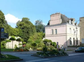 Maison DHotes Des Remparts