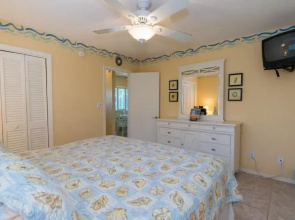 Anna Maria Beach Place, Unit 5 by RedAwning