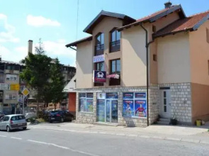 Apartment and rooms Konak