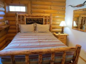 Lone Pine Lodge