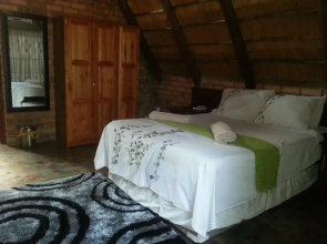 Hlolwa Lodge
