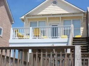 Beachy Keen 5 Br home by RedAwning