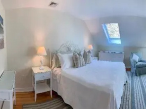 Lambert's Cove Hideaway