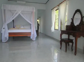 Warung Jemeluk & Home Stay