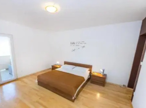 Apartments Škara