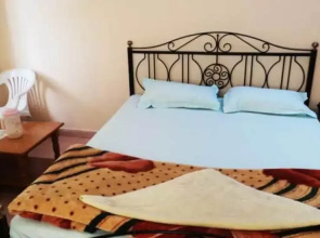 Hotel Amit Mahal