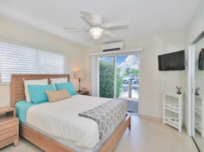Affinity Riverside One - Waterway Views, Pool, Dock, Near Beach