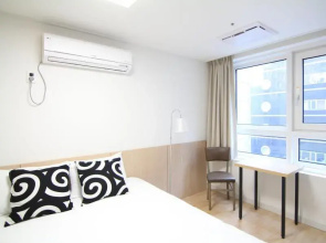 Oriental Modern Apartment 4