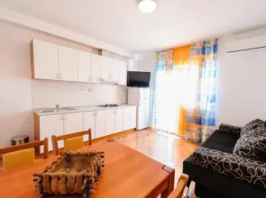 Apartment and Rooms Iva