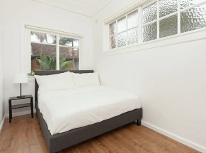 Newly Renovated Apt Close to CBD Unit 2