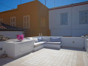Beautiful Traditional House in Hydra