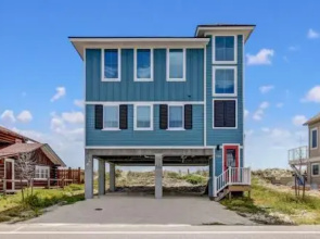 Magnificent Modern Beach House with Ocean View from All Rooms by RedAwning