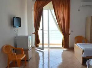 Sunshine Hotel