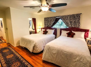 Private Bungalow - Walk to Universal Studios, Hollywood