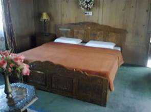 Lake Guest House Srinagar