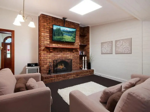 Historic Central Cottage In Warrnambool
