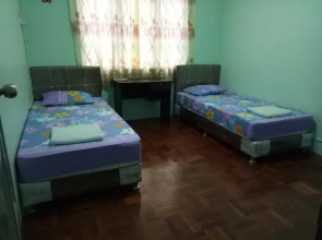 Kuching Arang Road Guesthouse