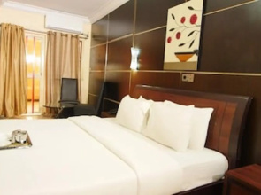 Swanky Suites in Grandview