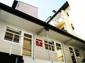 Hostel Mak