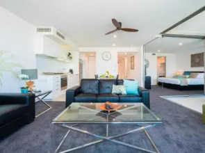29/F Private Apartment in Iconic Q Resort & Spa. Ocean & River Views