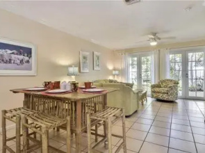 Breezy Bungalow (Townhouse)