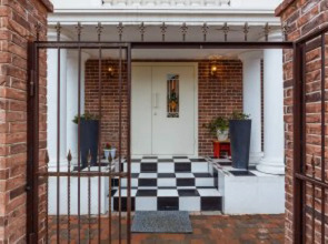 Английский Дом Апарт Отель