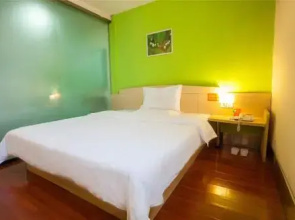 7Days Inn Chengdu Dafeng Rongbei Road