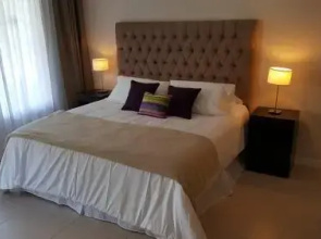 Aqualina Luxury Suites
