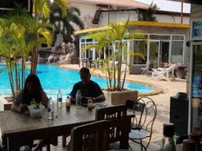 Ruysuk Hotel & Swimming Pool