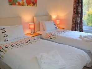 Stay At Holyrood