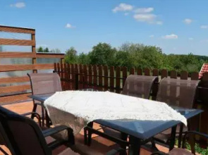 Magyar Apartmanházak I-III.