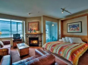 Town Plaza Suites by Golden Dreams