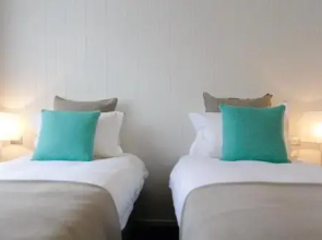 Lakes Edge Apartments