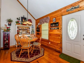 Candlelight - 2 Br home by RedAwning
