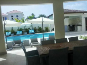 The Crown Suites at LHVC Resort