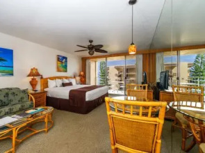 Royal Kahana #911 2 Bedroom Condo by RedAwning
