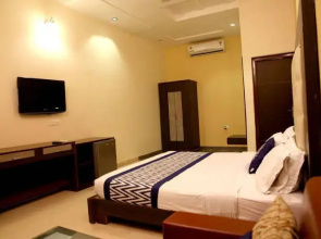 OYO Rooms Polo Ground Taxi Stand