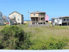 Flip Flops & Pop Tops - 4 Br Home