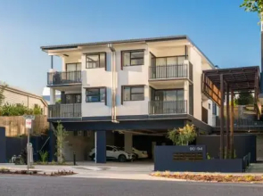 Oxford Steps - Executive 2BR Bulimba Apartment Across from the Park on Oxford St