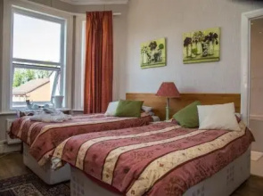 Cambridge Villa Hotel