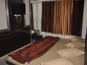 Hotel Golden Leaf