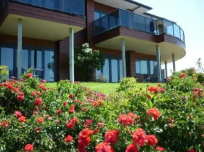 Aurora Lodge