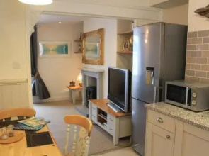 Tide House Seaside Holiday Cottage