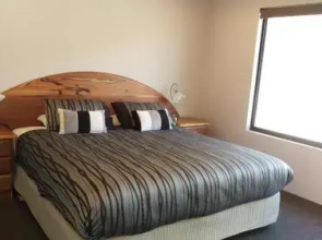 Redgate Forest Retreat