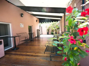 Hollywood Sunshine Apartment