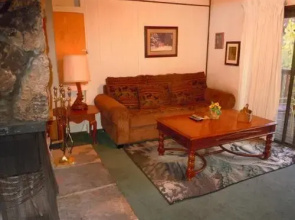 Two-Bedroom Deluxe Townhouse Unit #61 by Snow Summit Townhouses