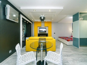 Luxrent Kreshatik Arenacity SkyBar