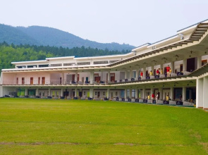 Huanxiu Resort And Spa