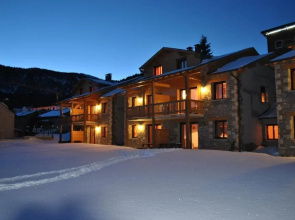 Llaret Hotel