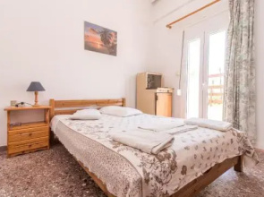 Nicole Rooms
